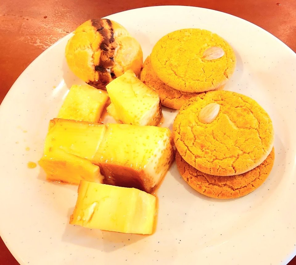 Flan & Almond Cookies